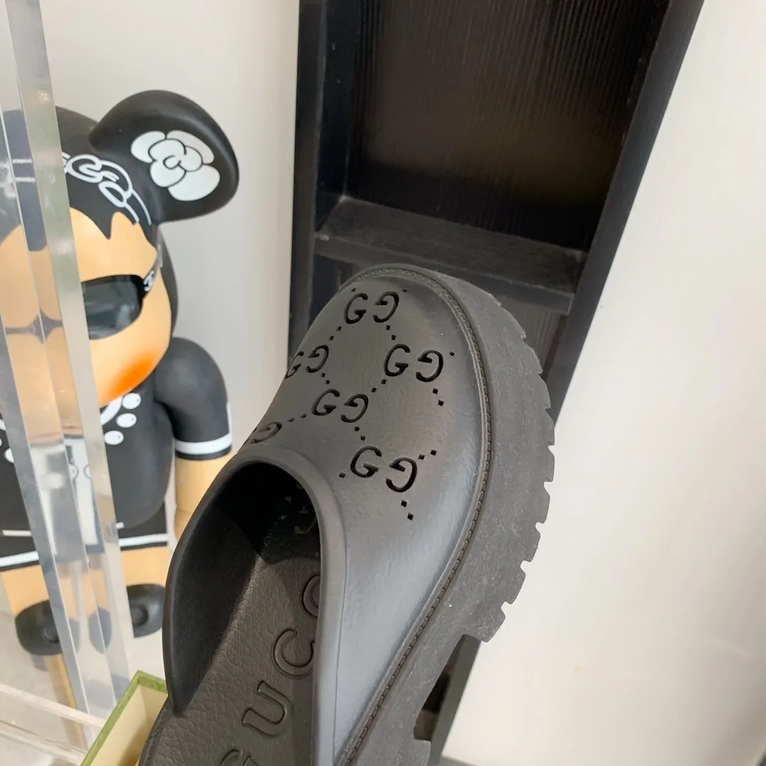 👟👟Ex-factory price 360👟👟 Women's shoes, women's clothing, Gucci spring and summer style, hole-in-the-wall slippers, versatile couple style, ugly and cute hollow holes shoes, all the details and materials are the same as what you buy at the counter. Size: 35-42